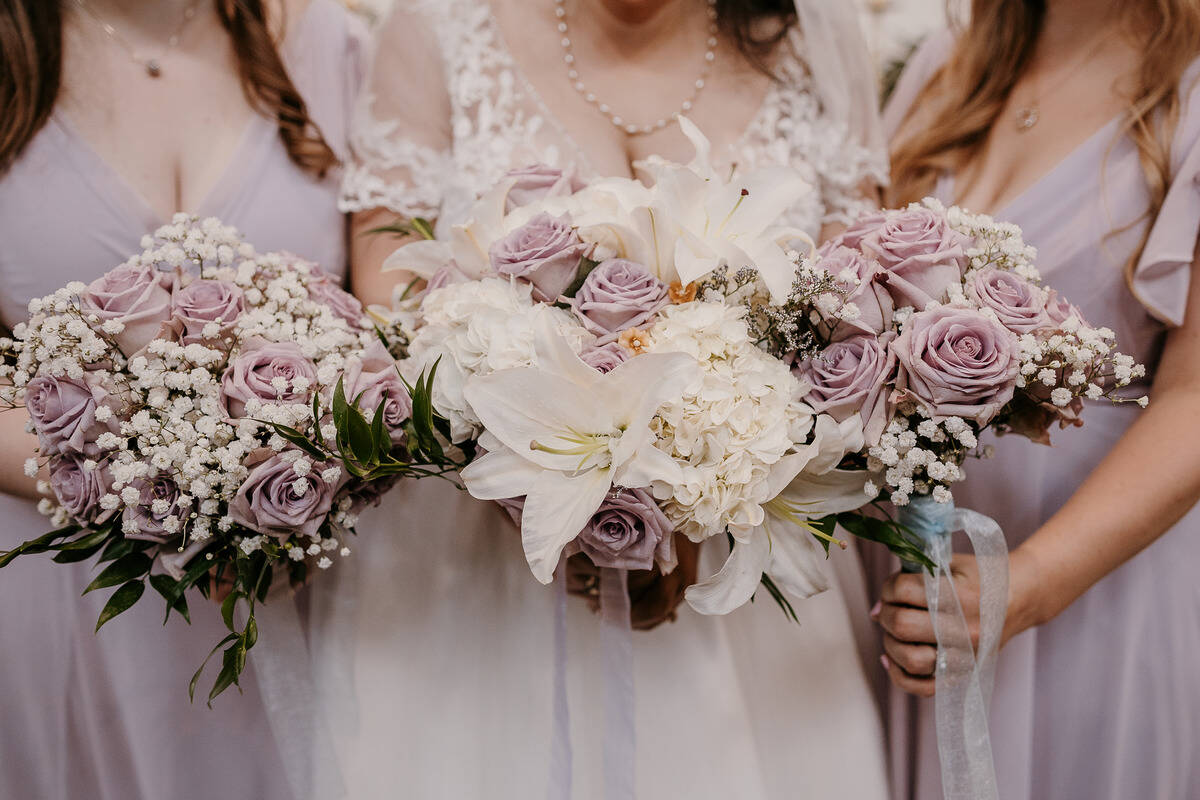 Washington Wedding Photographer. Kastle H Photography LLC. Amanda and Chad. St. Elizabeth Ann Seton Catholic Church Bothell, WA