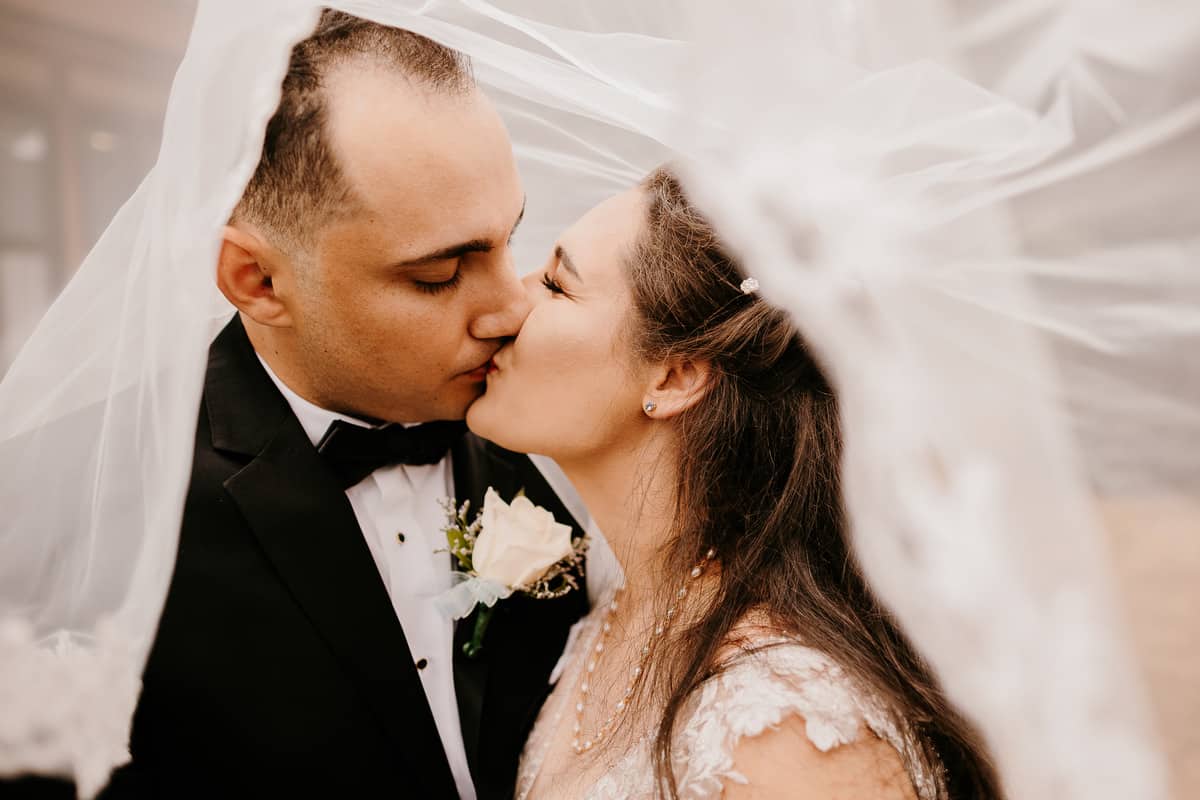 Washington Wedding Photographer. Kastle H Photography LLC. Amanda and Chad. St. Elizabeth Ann Seton Catholic Church Bothell, WA