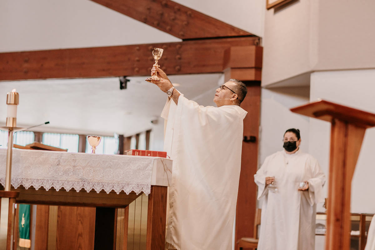 Washington Wedding Photographer. Kastle H Photography LLC. Amanda and Chad. St. Elizabeth Ann Seton Catholic Church Bothell, WA