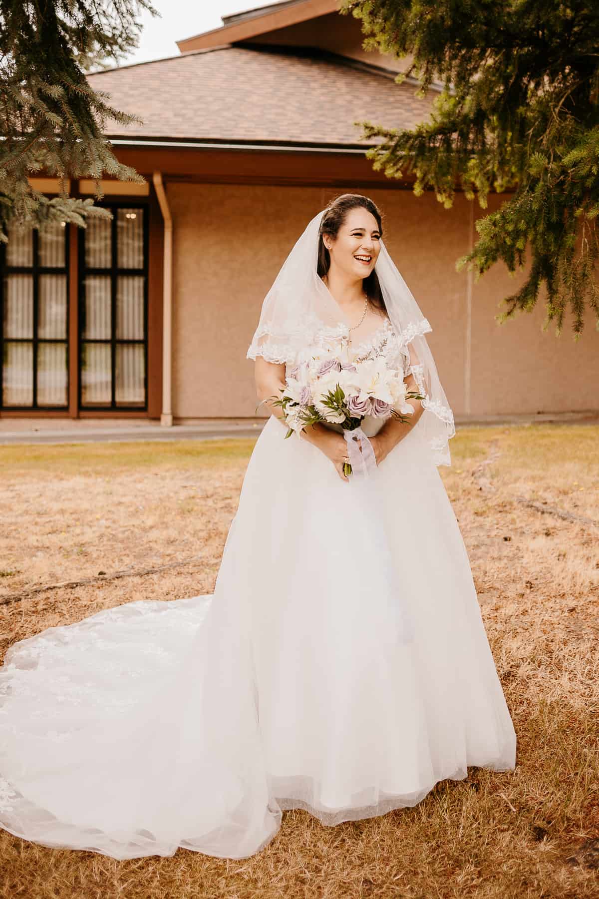 Washington Wedding Photographer. Kastle H Photography LLC. Amanda and Chad. St. Elizabeth Ann Seton Catholic Church Bothell, WA