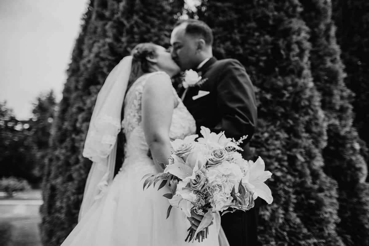 Washington Wedding Photographer. Kastle H Photography LLC. Amanda and Chad. St. Elizabeth Ann Seton Catholic Church Bothell, WA