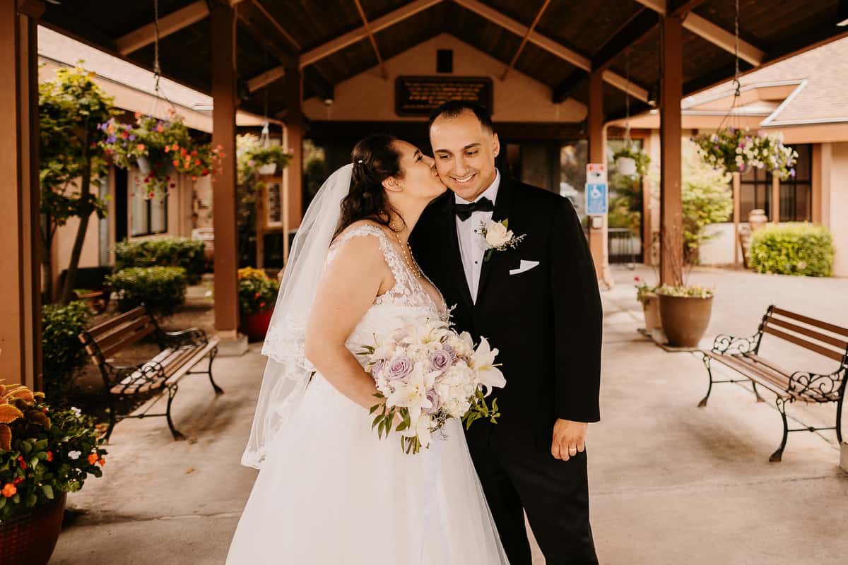 Washington Wedding Photographer. Kastle H Photography LLC. Amanda and Chad. St. Elizabeth Ann Seton Catholic Church Bothell, WA