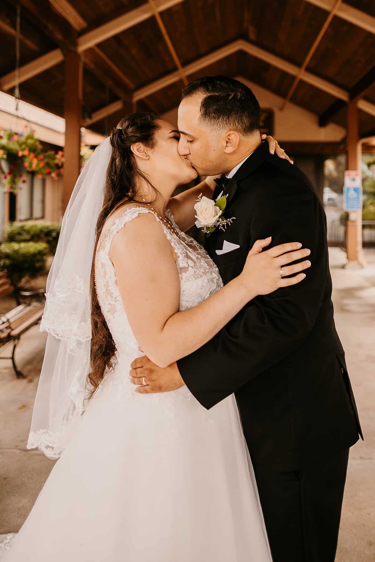 Washington Wedding Photographer. Kastle H Photography LLC. Amanda and Chad. St. Elizabeth Ann Seton Catholic Church Bothell, WA