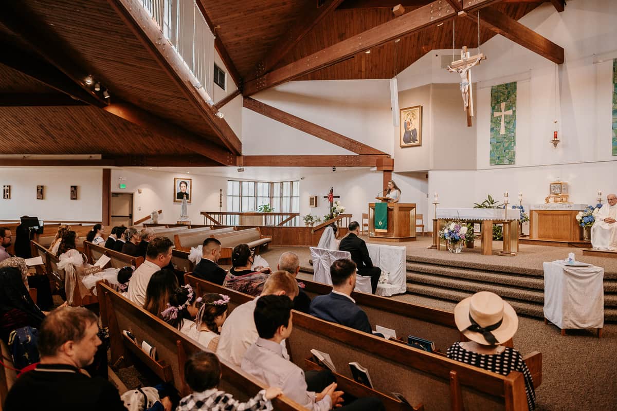 Washington Wedding Photographer. Kastle H Photography LLC. Amanda and Chad. St. Elizabeth Ann Seton Catholic Church Bothell, WA