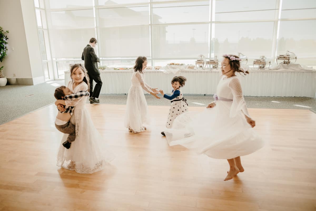 Washington Wedding Photographer. Kastle H Photography LLC. Amanda and Chad. St. Elizabeth Ann Seton Catholic Church Bothell, WA