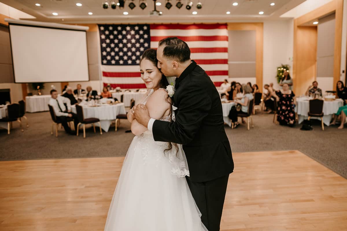 Washington Wedding Photographer. Kastle H Photography LLC. Amanda and Chad. St. Elizabeth Ann Seton Catholic Church Bothell, WA