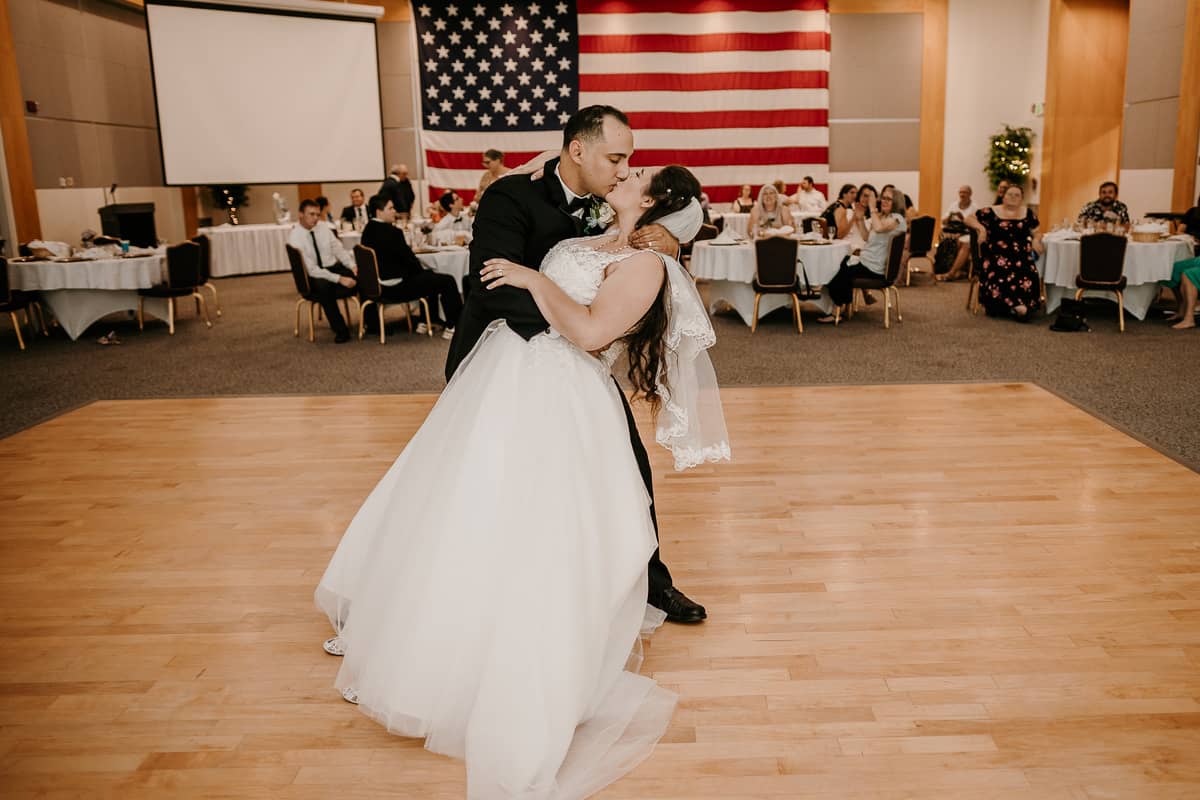 Washington Wedding Photographer. Kastle H Photography LLC. Amanda and Chad. St. Elizabeth Ann Seton Catholic Church Bothell, WA