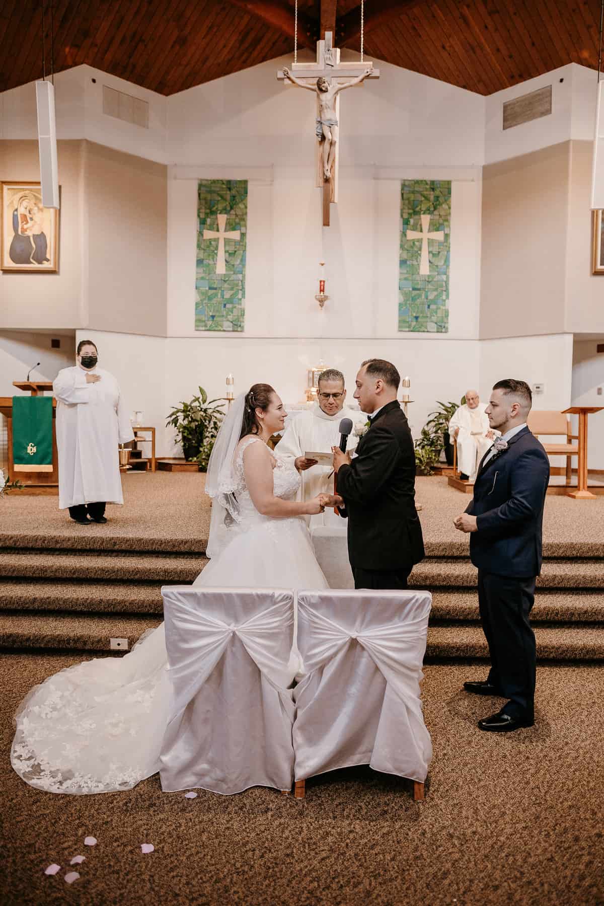 Washington Wedding Photographer. Kastle H Photography LLC. Amanda and Chad. St. Elizabeth Ann Seton Catholic Church Bothell, WA