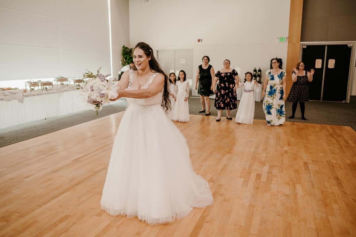 Washington Wedding Photographer. Kastle H Photography LLC. Amanda and Chad. St. Elizabeth Ann Seton Catholic Church Bothell, WA