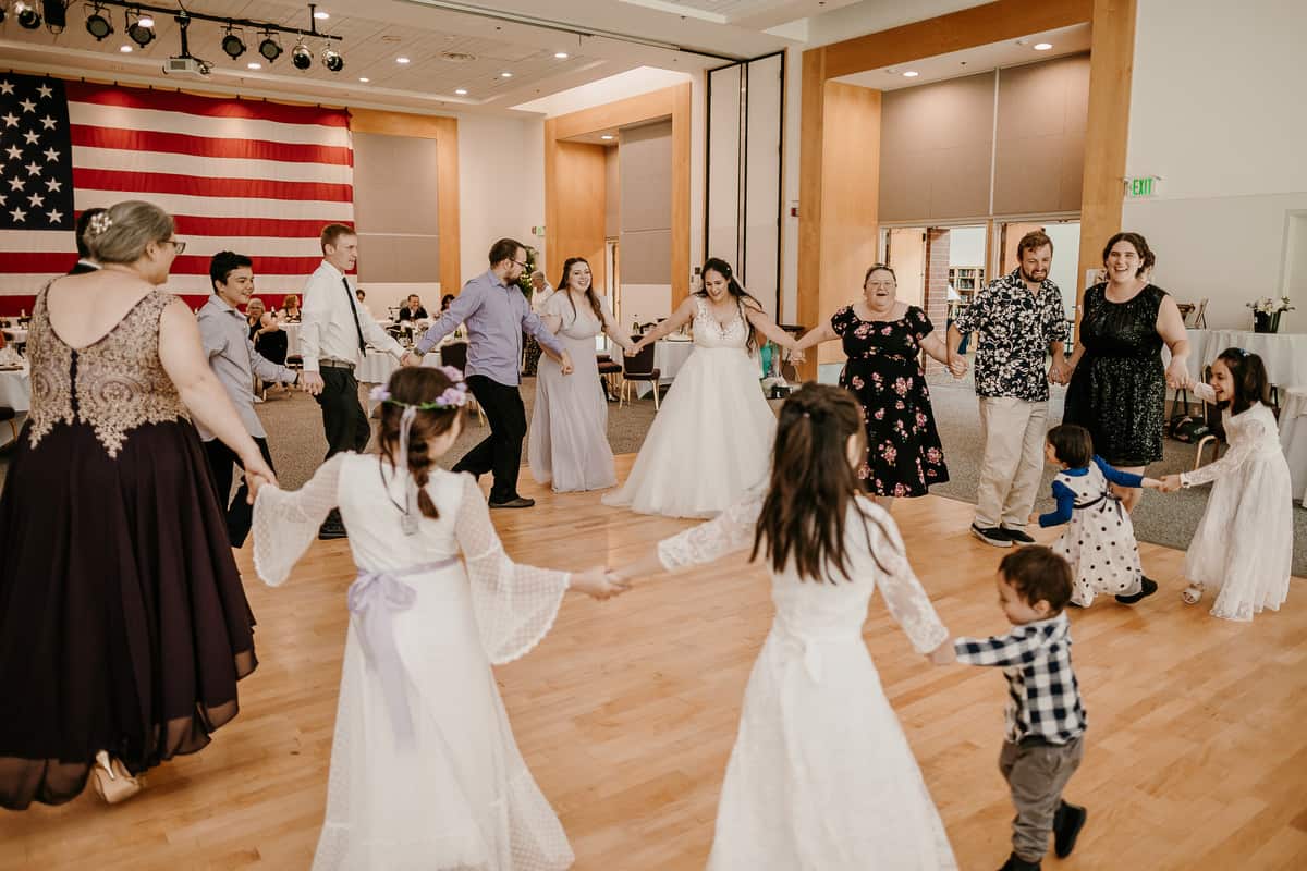 Washington Wedding Photographer. Kastle H Photography LLC. Amanda and Chad. St. Elizabeth Ann Seton Catholic Church Bothell, WA