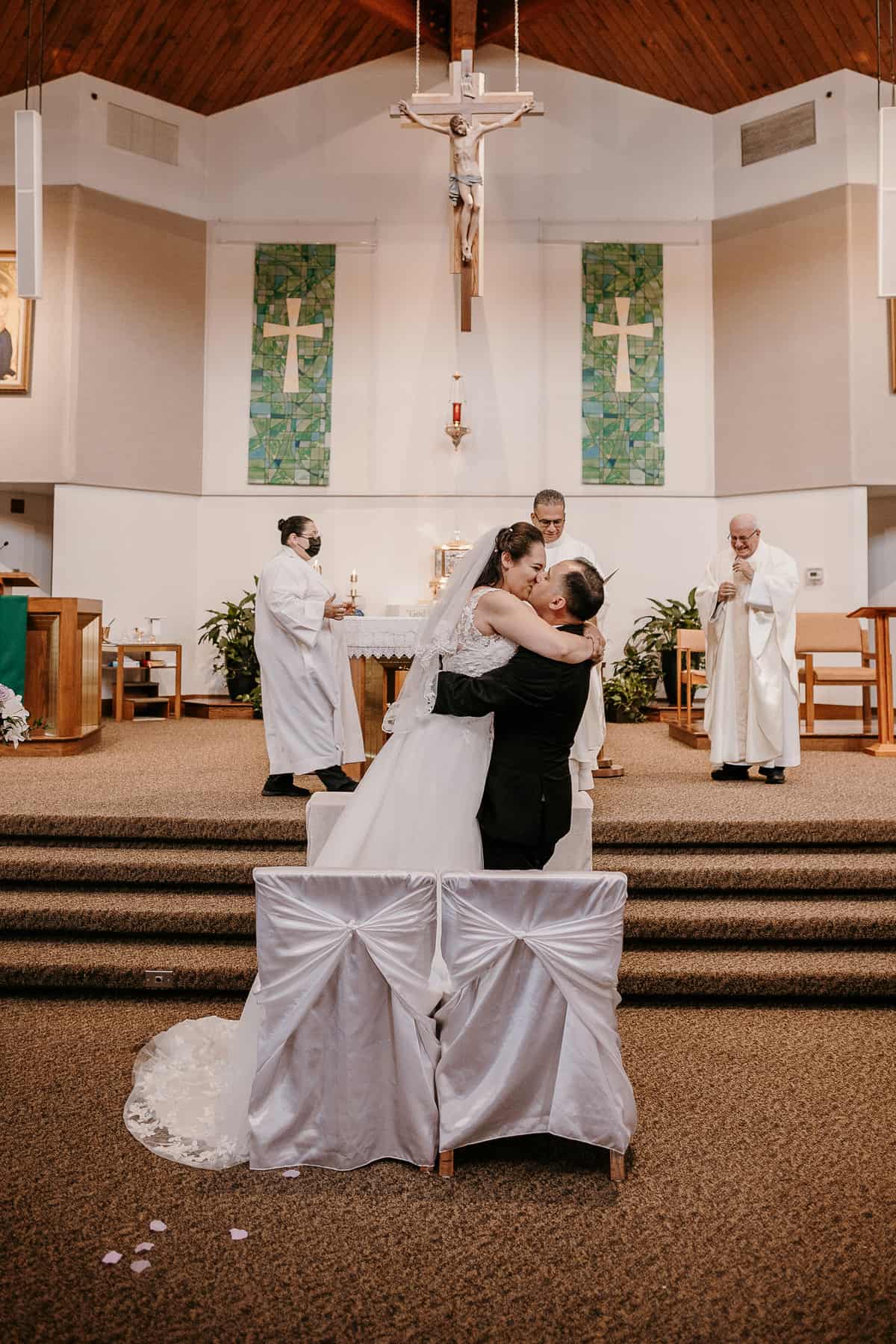 Washington Wedding Photographer. Kastle H Photography LLC. Amanda and Chad. St. Elizabeth Ann Seton Catholic Church Bothell, WA