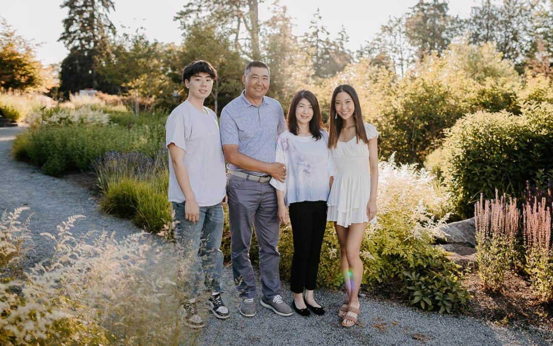 Seattle Family Photographer. Kastle H Photography LLC. Zhang Family. Bellevue Botanical Gardens