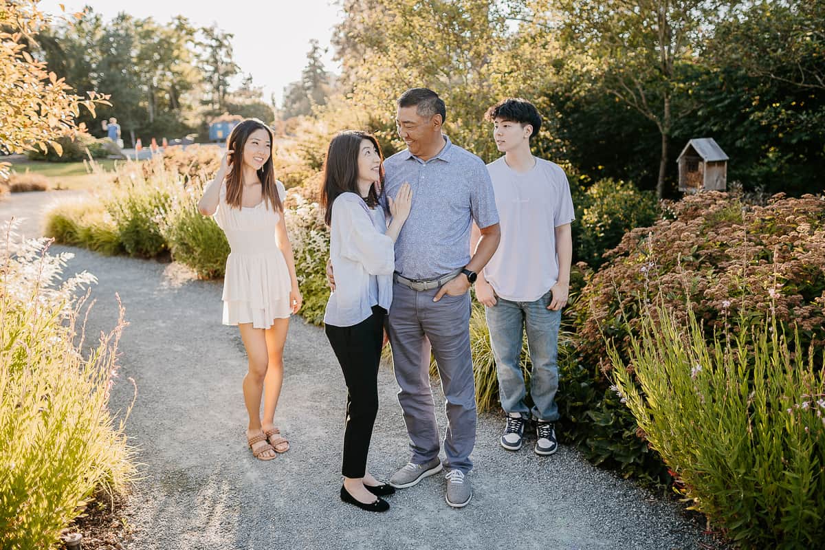 Seattle Family Photographer. Kastle H Photography LLC. Zhang Family. Bellevue Botanical Gardens