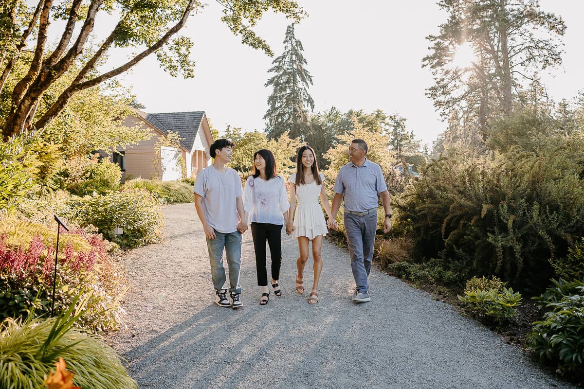 Seattle Family Photographer. Kastle H Photography LLC. Zhang Family. Bellevue Botanical Gardens