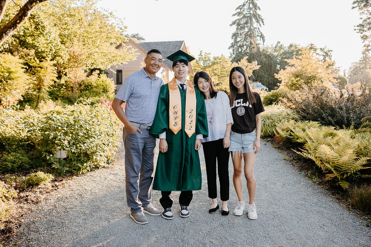 Seattle Family Photographer. Kastle H Photography LLC. Zhang Family. Bellevue Botanical Gardens