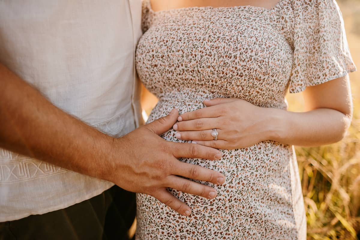 Seattle Maternity Photographer. Kastle H Photography LLC. Jennifer and Dan. Nakashima Heritage Barn Trailhead Arlington, WA