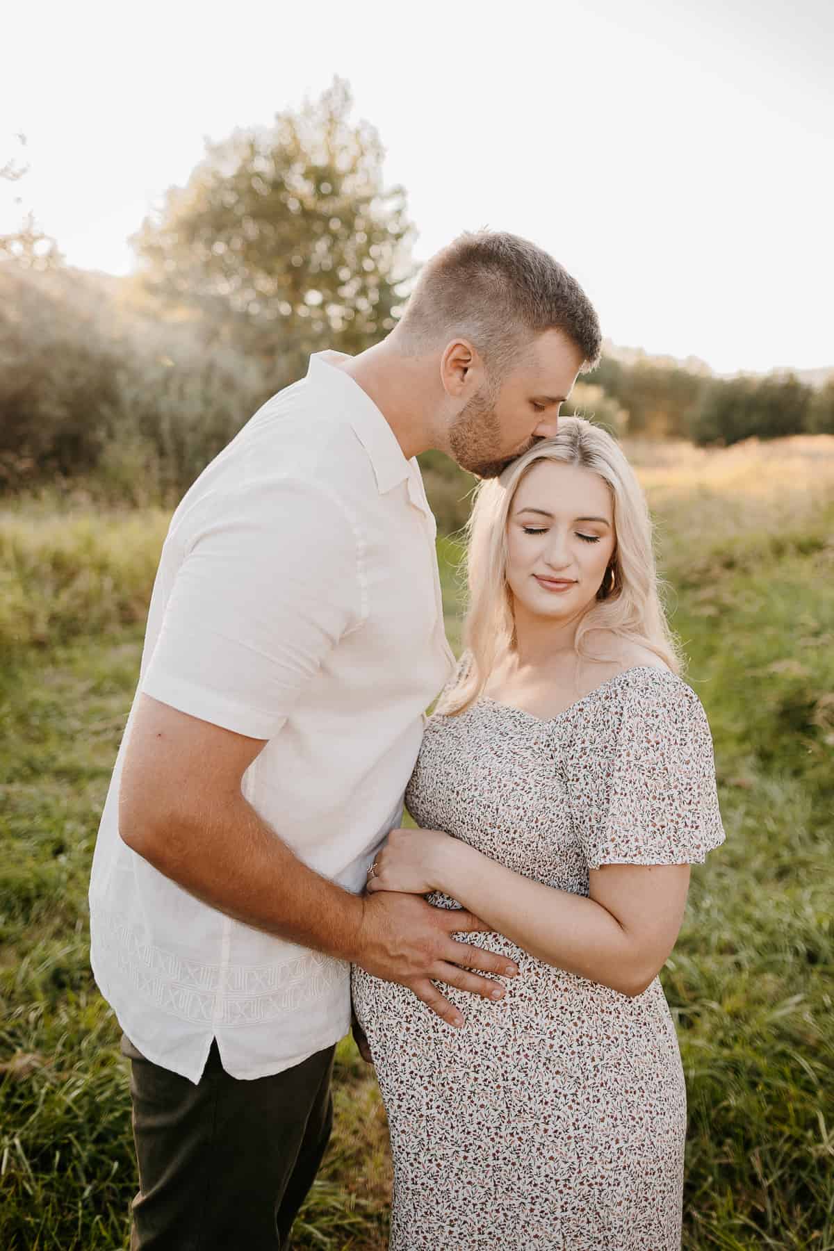 Seattle Maternity Photographer. Kastle H Photography LLC. Jennifer and Dan. Nakashima Heritage Barn Trailhead Arlington, WA