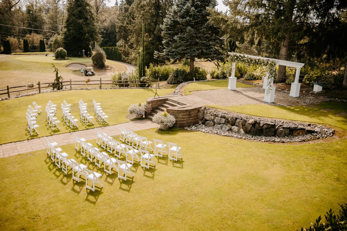 Monroe Washington Wedding Photographer. Kastle H Photography LLC. Kathryn and Sergei. Blue Boy West Golf Course