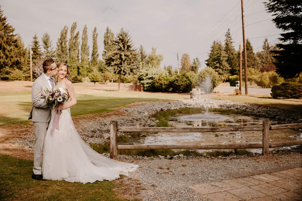 Monroe Washington Wedding Photographer. Kastle H Photography LLC. Kathryn and Sergei. Blue Boy West Golf Course