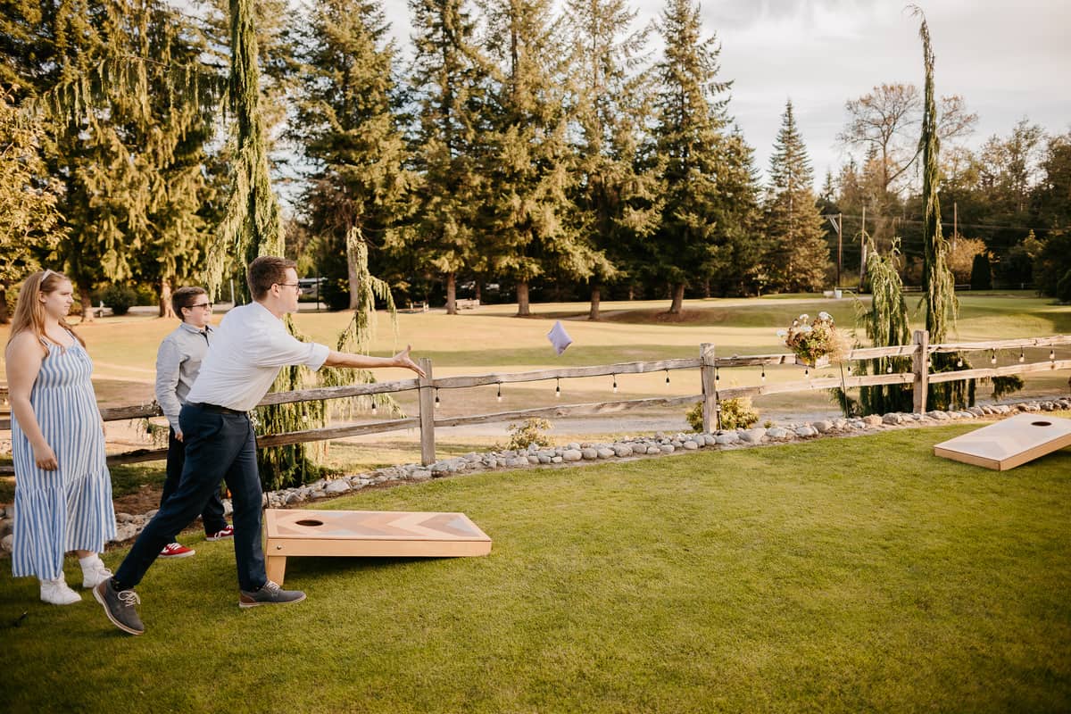 Monroe Washington Wedding Photographer. Kastle H Photography LLC. Kathryn and Sergei. Blue Boy West Golf Course