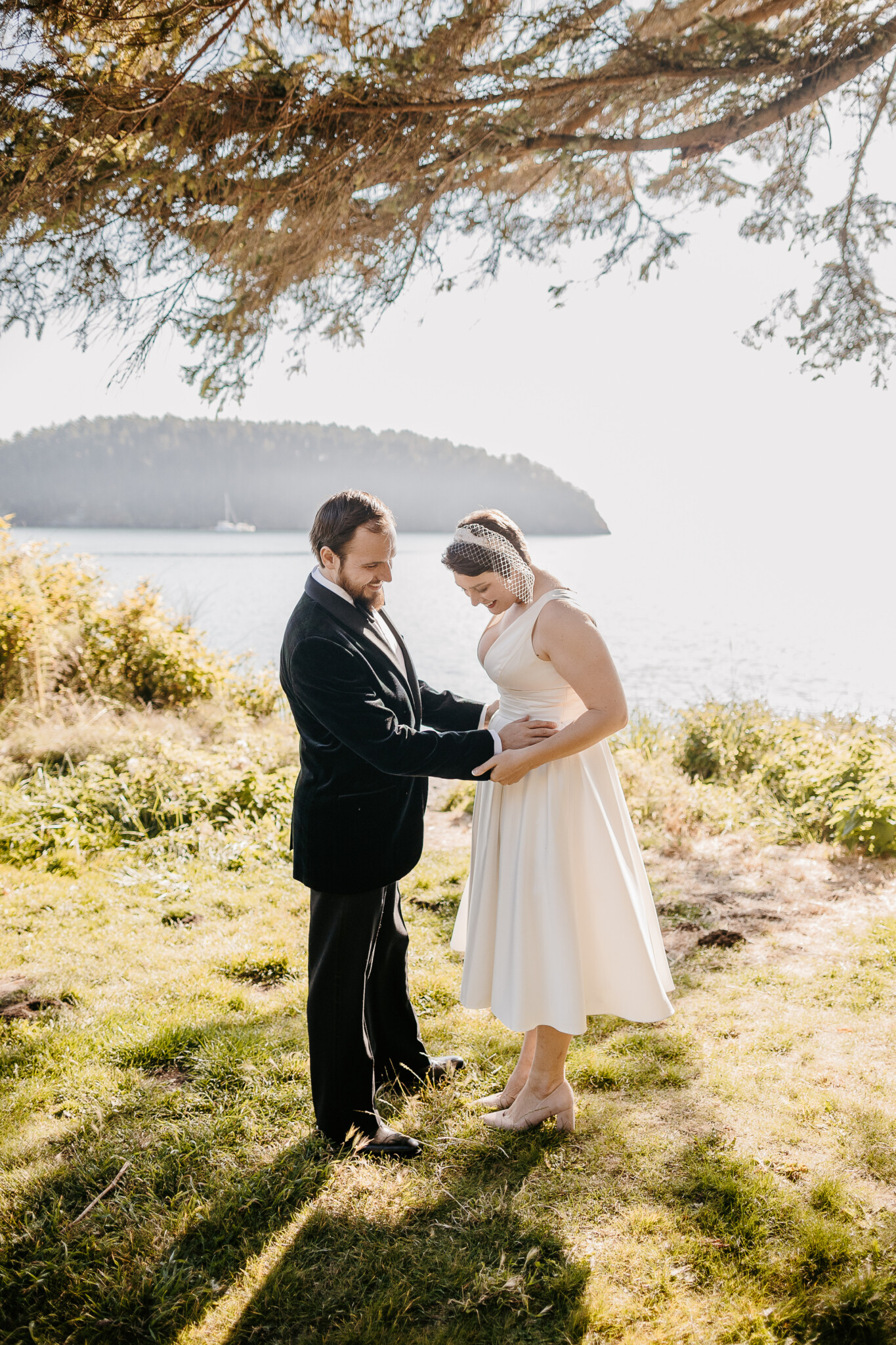 Oak Harbor Elopement Photographer. Kastle H Photography LLC. Maris and Aaron. Bowman Bay Oak Harbor, WA