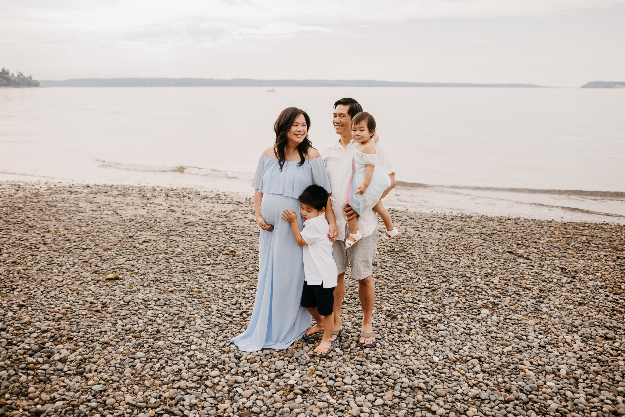 Seattle Maternity Photographer. Kastle H Photography LLC. Jennifer and Dan. Nakashima Heritage Barn Trailhead Arlington, WA