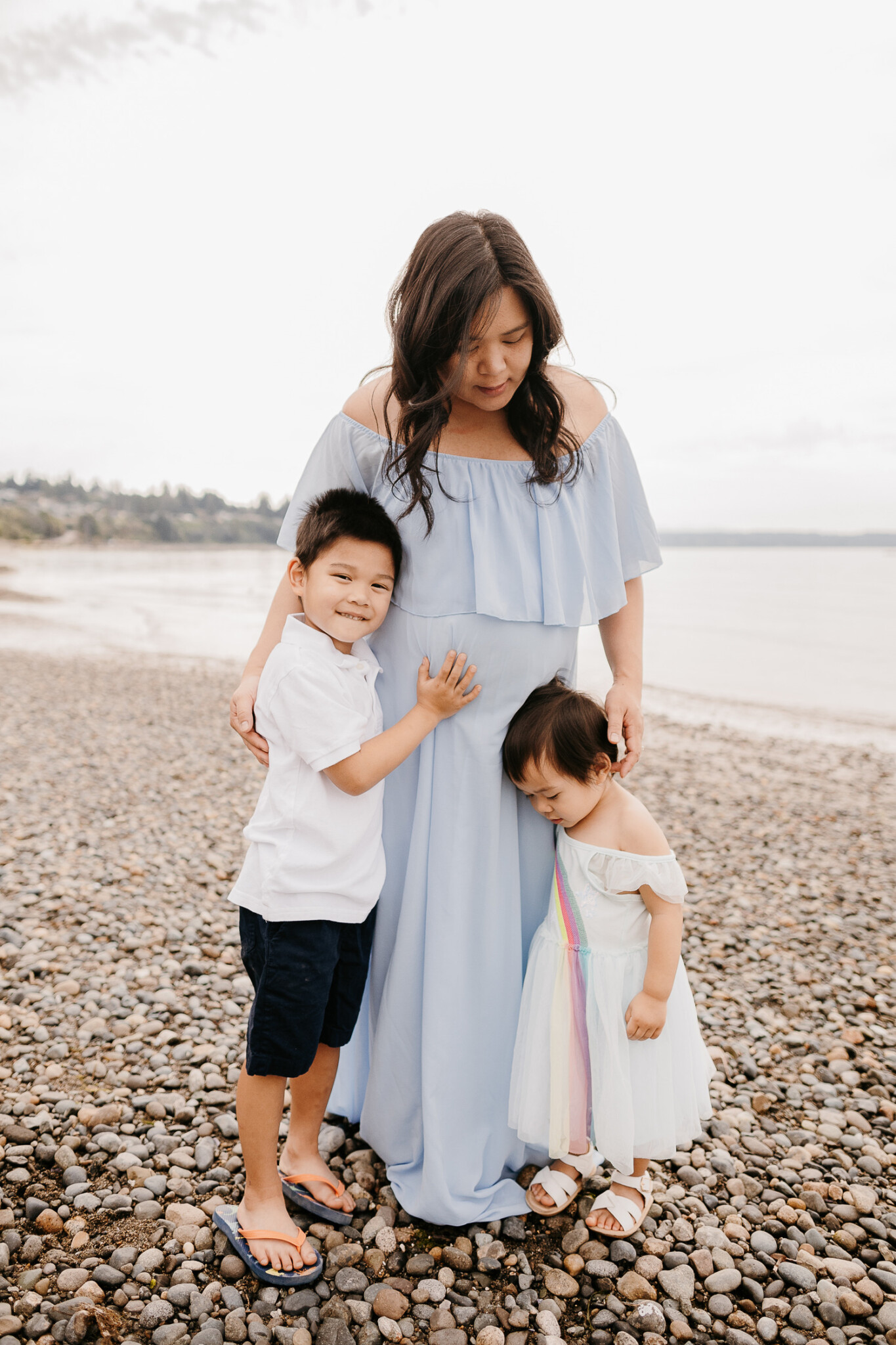 Everett Maternity Photographer. Kastle H Photography LLC. Duong Family. Howarth Park, Everett, WA