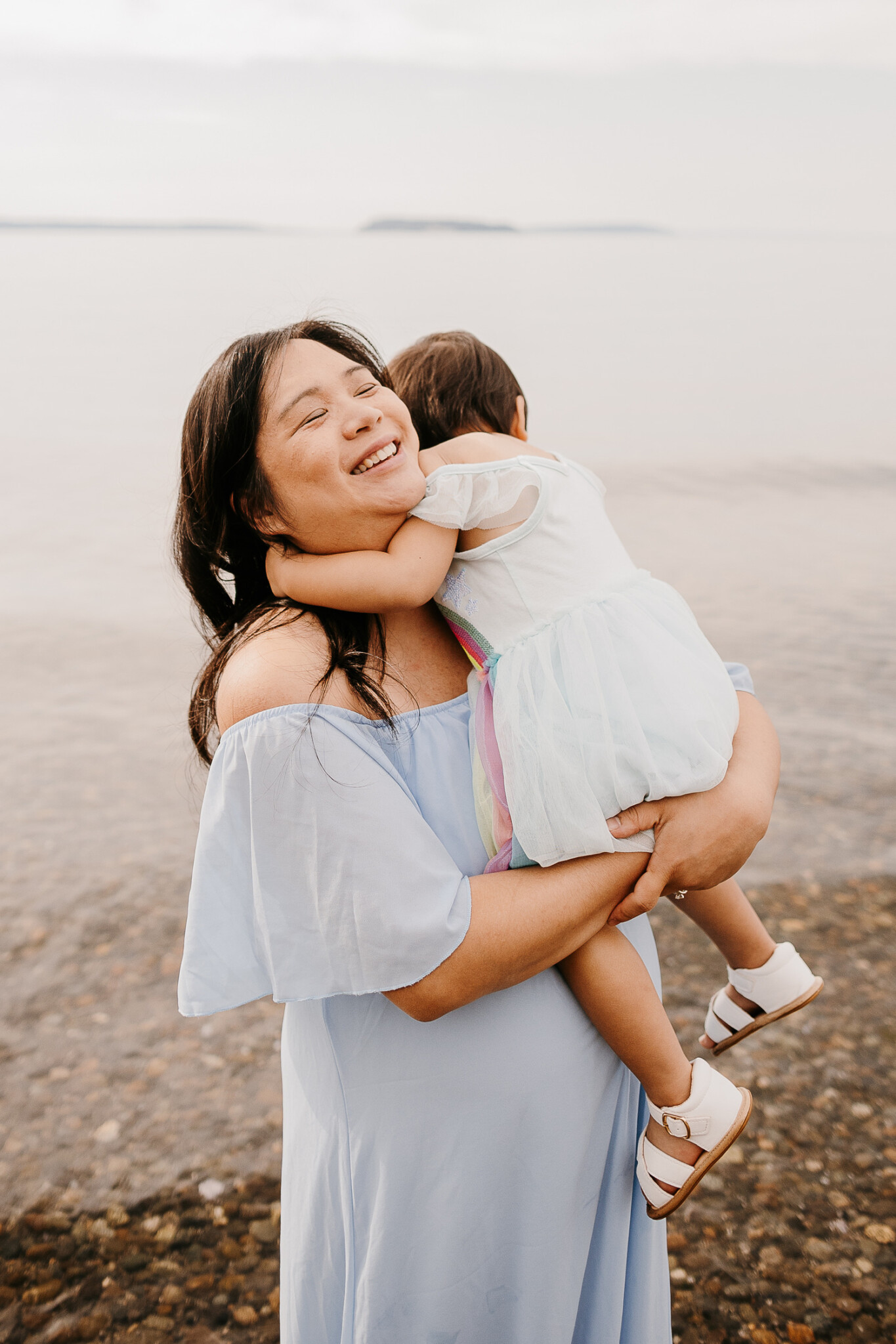 Everett Maternity Photographer. Kastle H Photography LLC. Duong Family. Howarth Park, Everett, WA