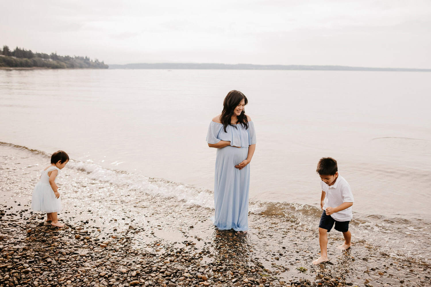 Everett Maternity Photographer. Kastle H Photography LLC. Duong Family. Howarth Park, Everett, WA